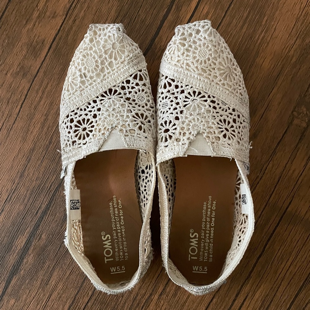 Toms Lace Shoes